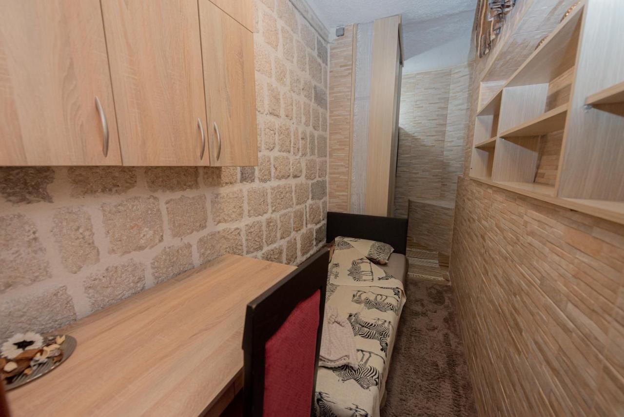 Sea Front 171 Apartment Kotor Exterior photo