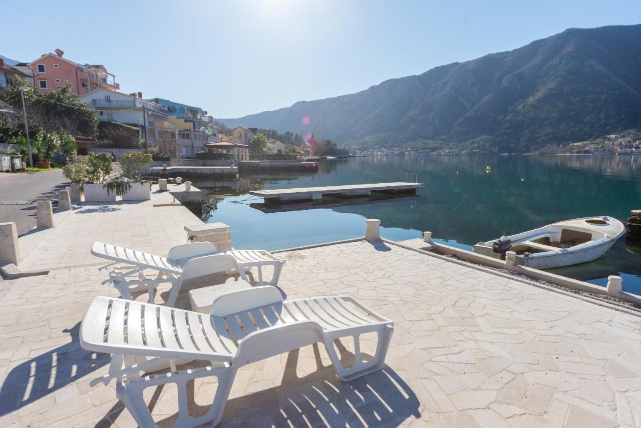Sea Front 171 Apartment Kotor Exterior photo