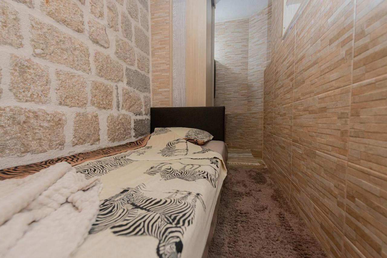 Sea Front 171 Apartment Kotor Exterior photo