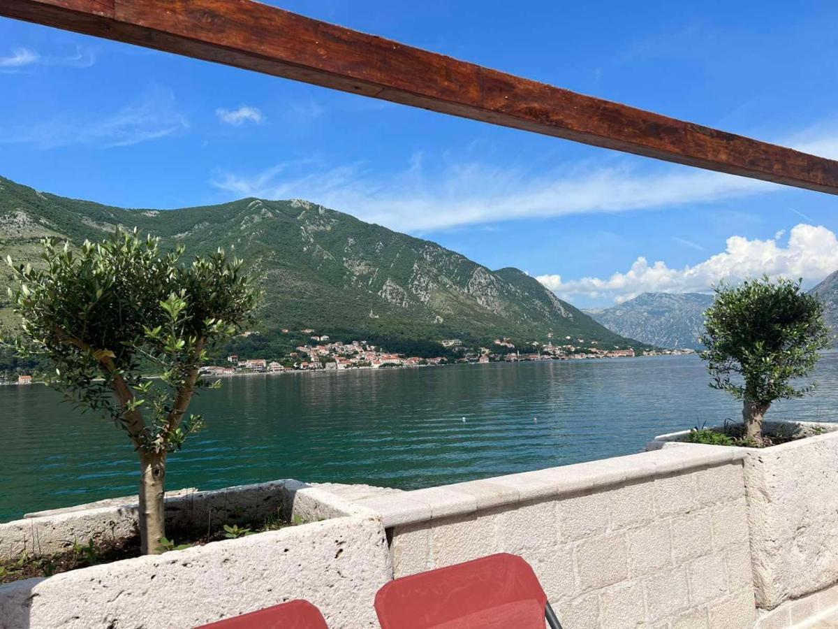 Sea Front 171 Apartment Kotor Exterior photo