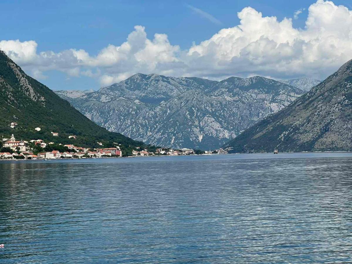 Sea Front 171 Apartment Kotor Exterior photo