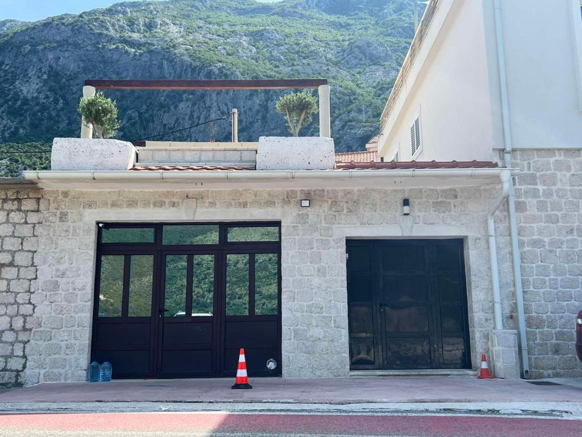 Sea Front 171 Apartment Kotor Exterior photo